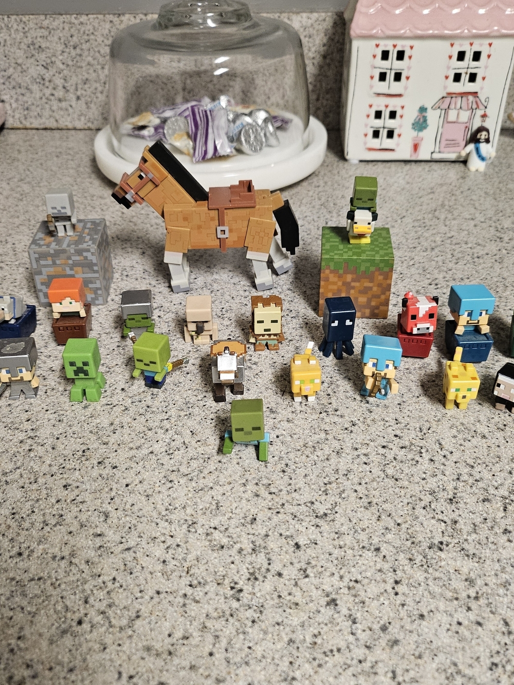 Minecraft Mini Figures Playset - Brown Horse & Multi-Color Characters